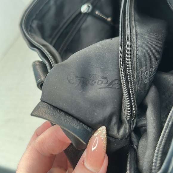 Vintage Fossil leather bag in black - Picture 9 of 10